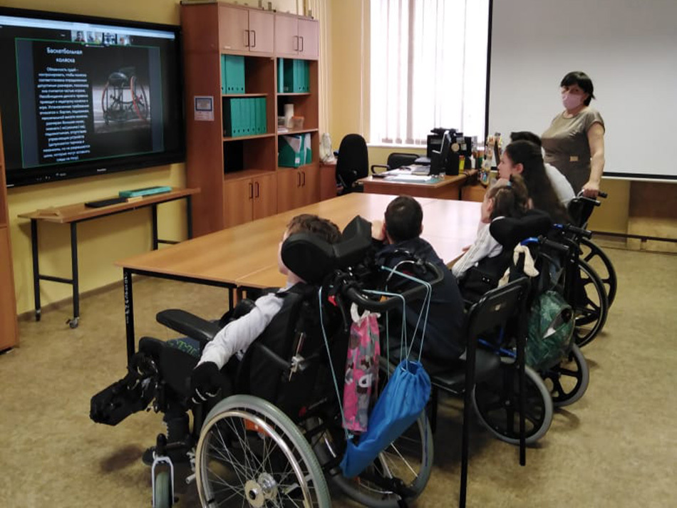 Зачем мы проводим уроки параспорта для детей с инвалидностью?